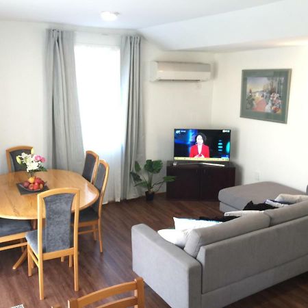 Villa G- House Christchurch Esterno foto